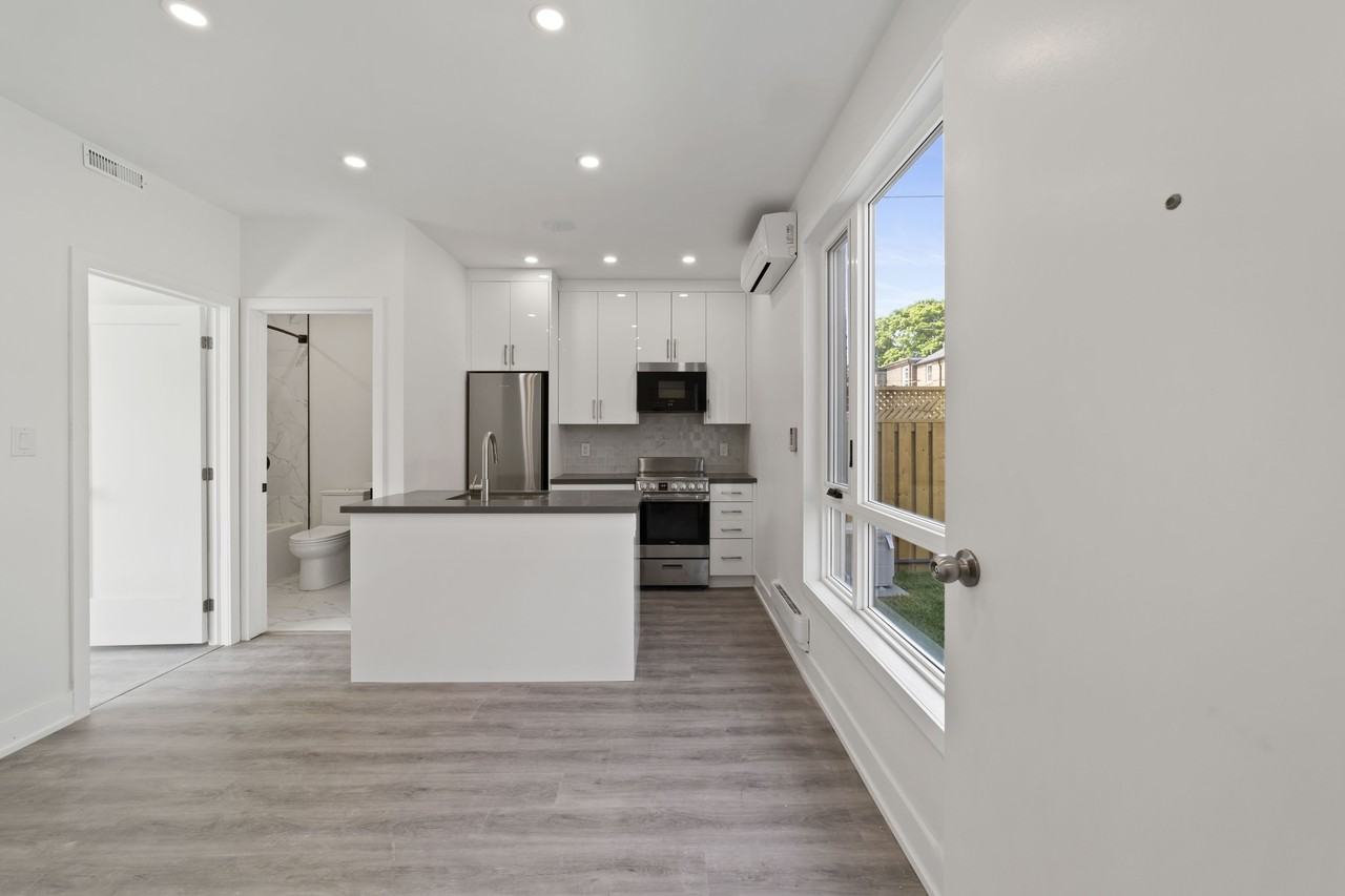 531 Delaware Avenue North - Photo 3 of 11