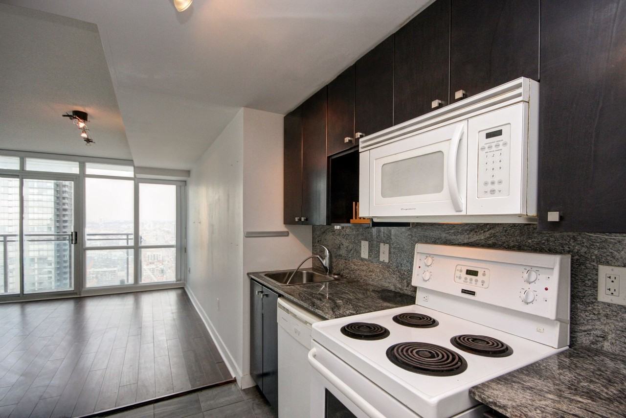 11 Brunel Court - Photo 2 of 17