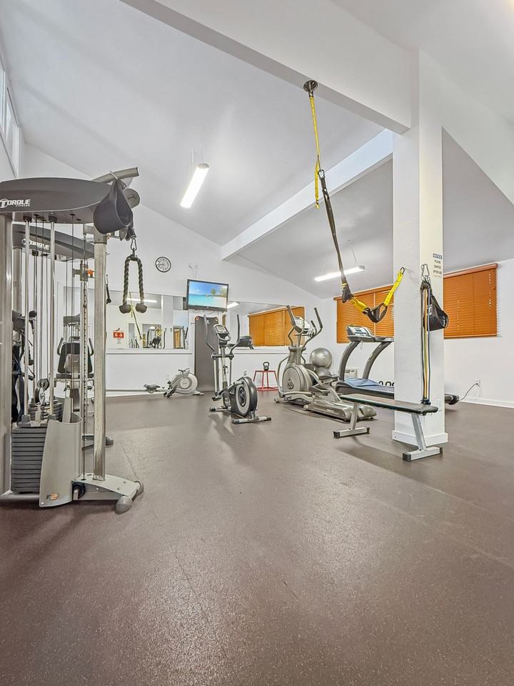 Hourglass Park Apartments - Photo 3 of 6