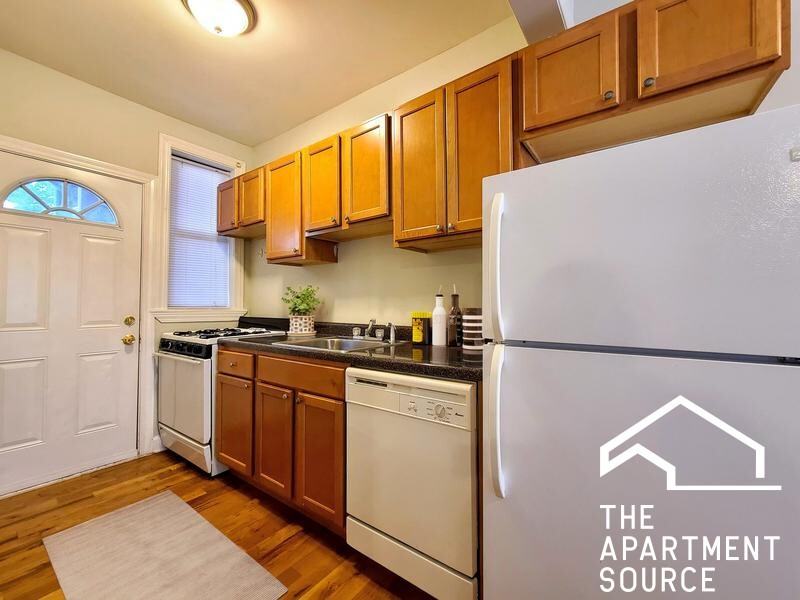 6285 W Barry Ave #S1 - Photo 2 of 6