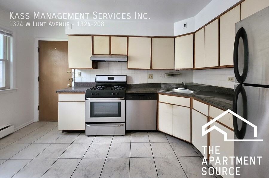 1324 W Lunt Ave #208