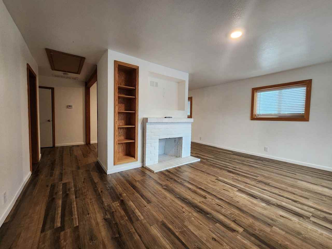 705 Brown St - Photo 3 of 18