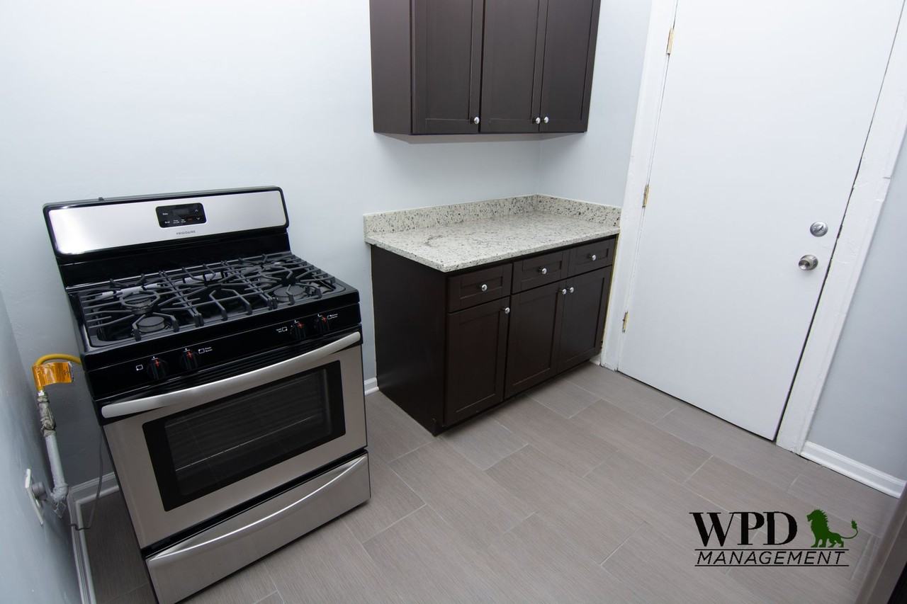 7635 S East End Ave - Photo 3 of 8