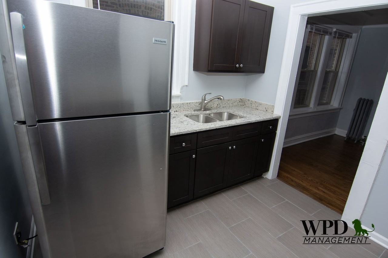 7635 S East End Ave - Photo 2 of 8