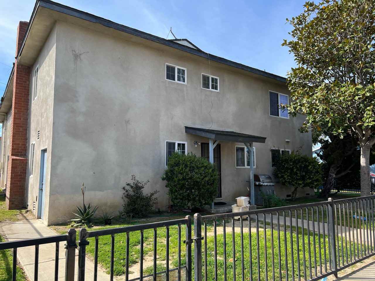 240 Chester Way, Oxnard, CA  93033 - Photo 3 of 6