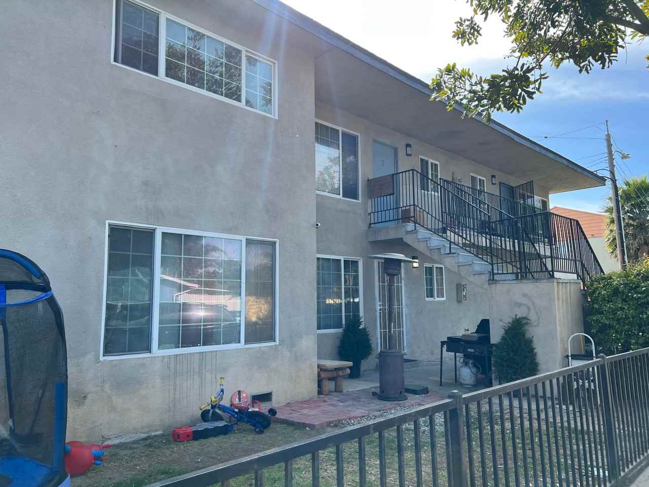 240 Chester Way, Oxnard, CA  93033 - Photo 4 of 6