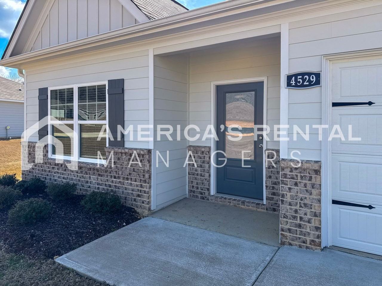 4529 Morgan Dr - Photo 4 of 31