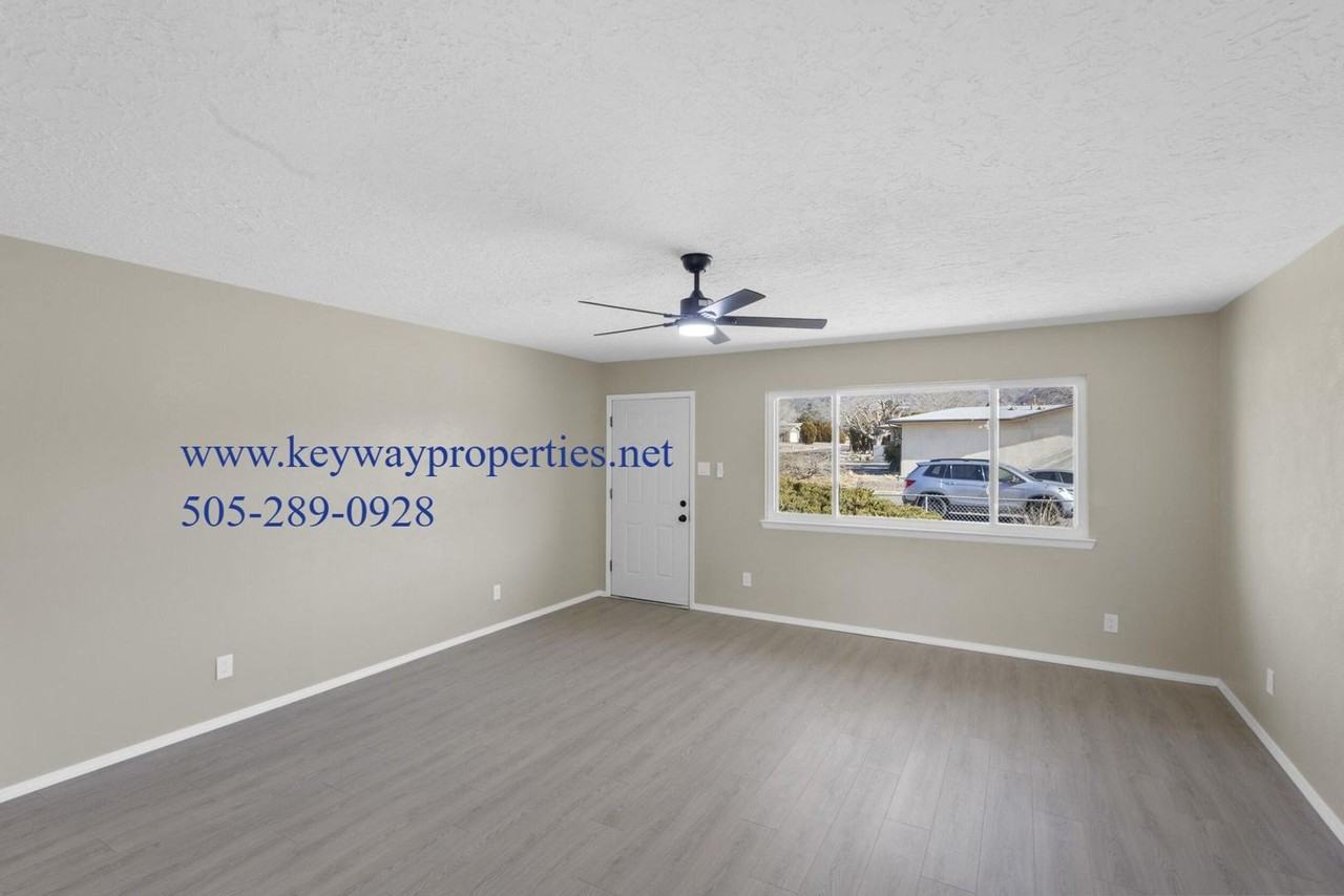 647 Duchess Dr Ne - Photo 3 of 14