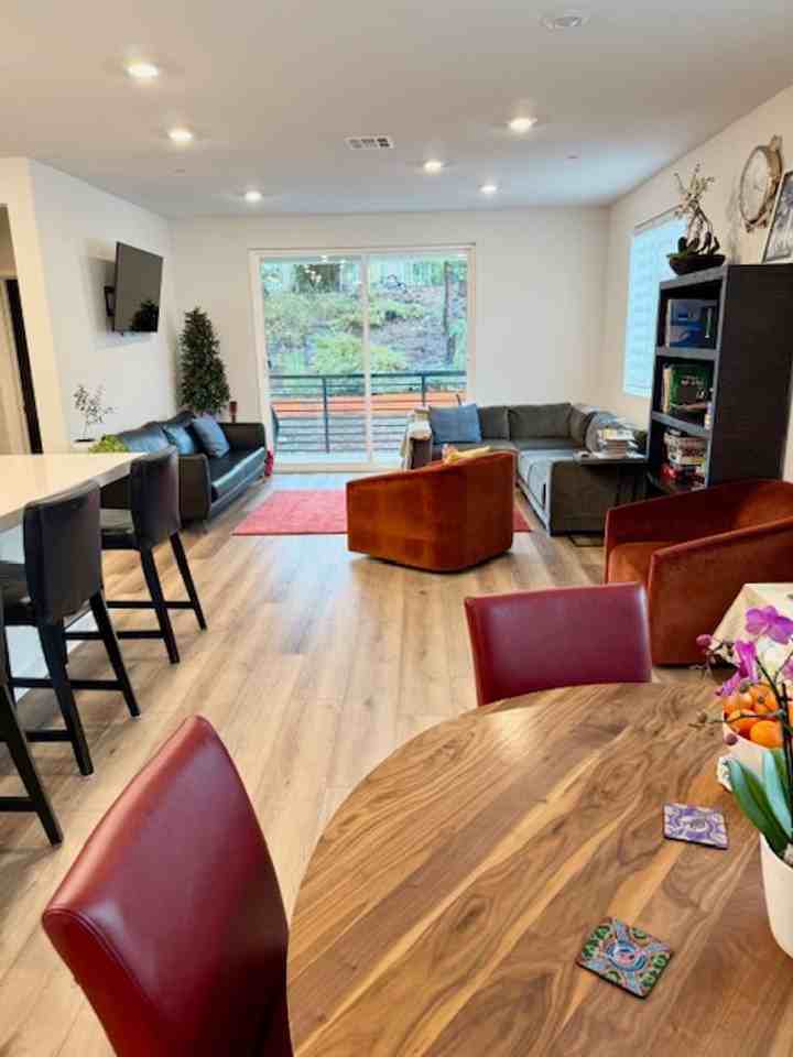 12012 Riley Ln - Photo 3 of 18