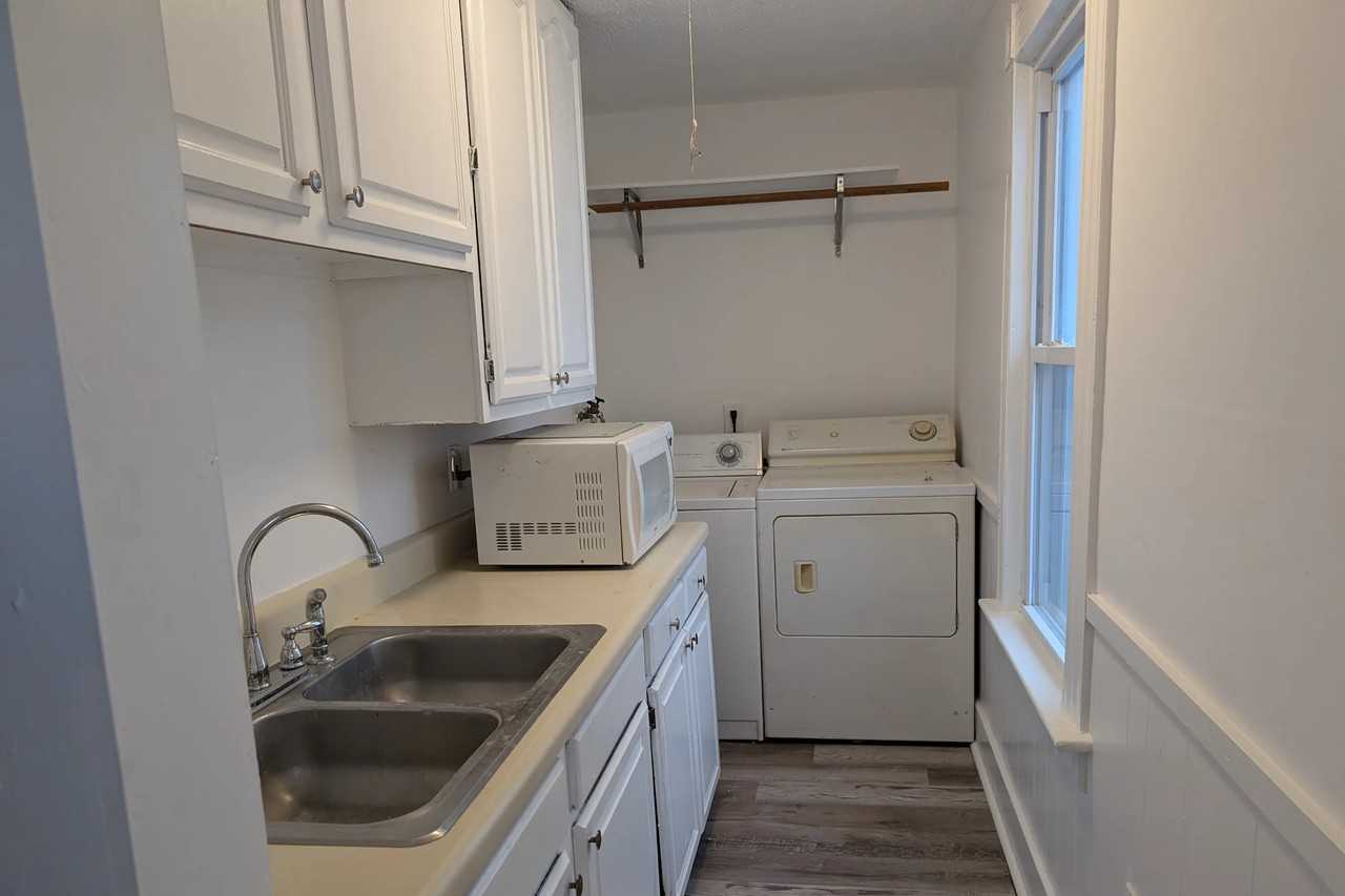 112 Feldspar Ave - Photo 2 of 27