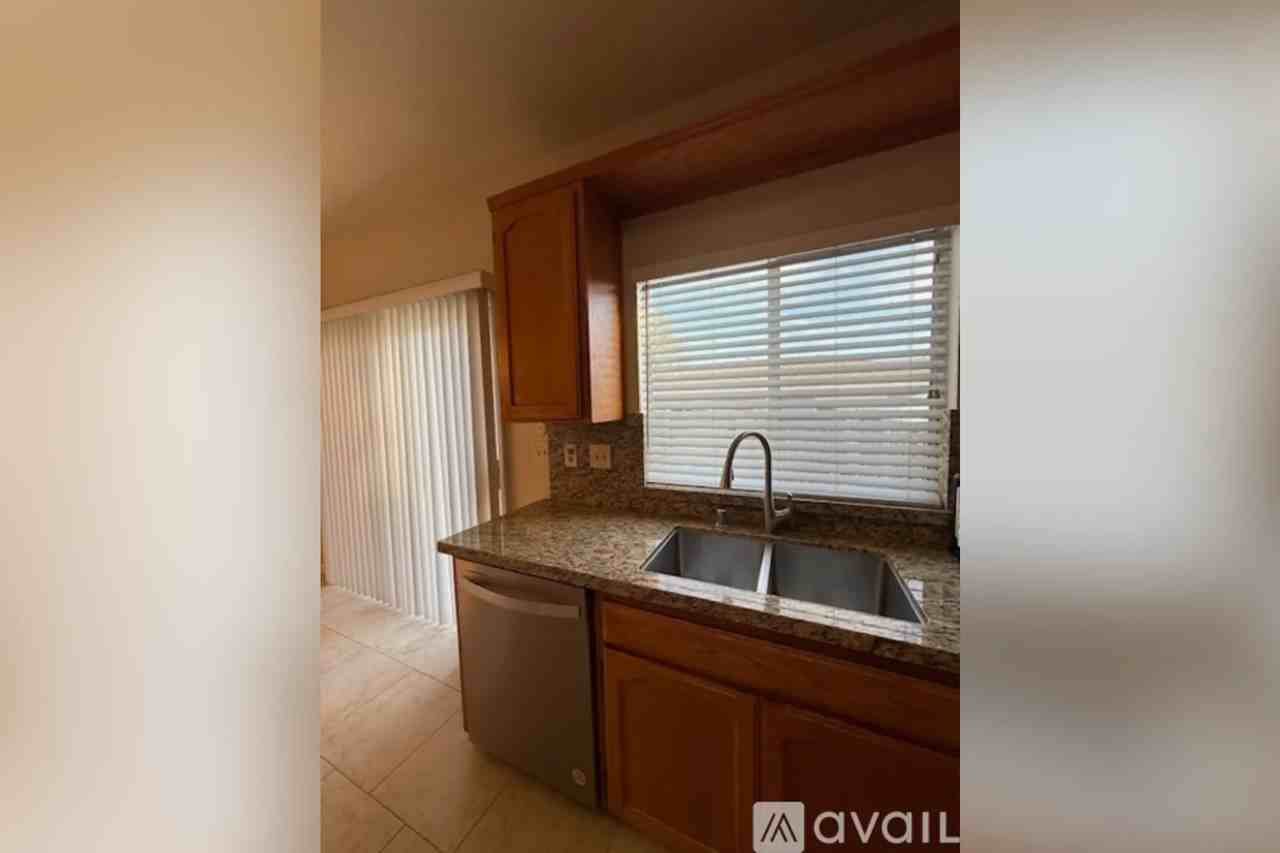 2527 2nd St - Photo 3 of 16