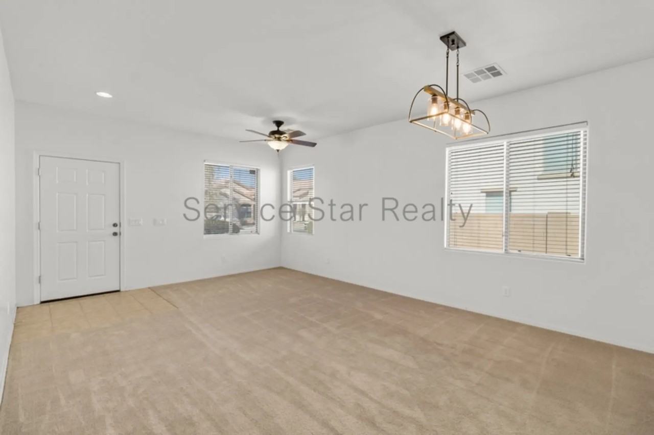 7719 S 25th Ave - Photo 3 of 18