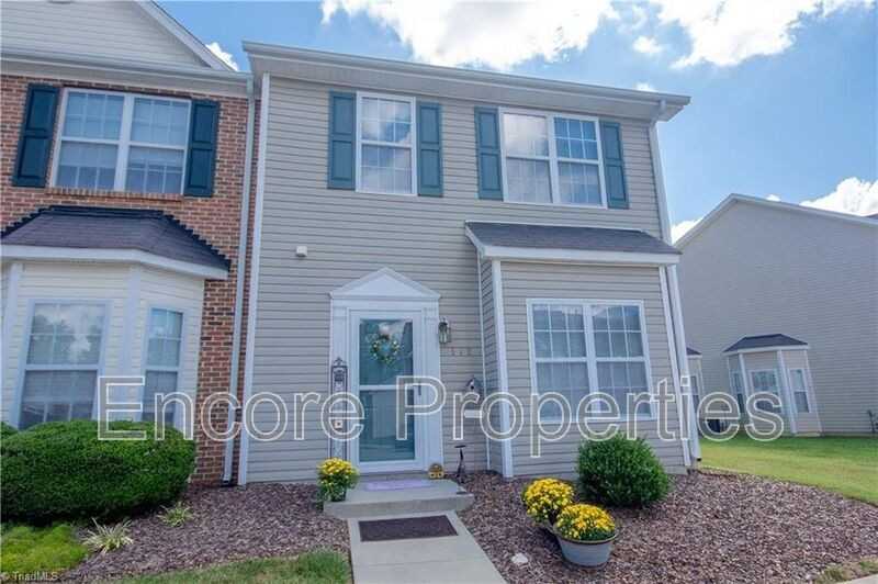 112 Brittany Way - Photo 2 of 11