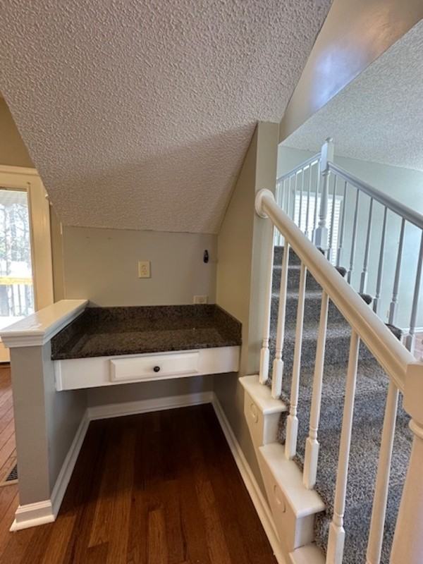 108 Gleneagle Cir - Photo 6 of 27