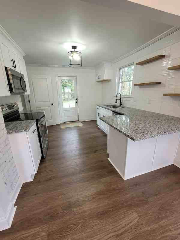 347 Gower St - Photo 3 of 9