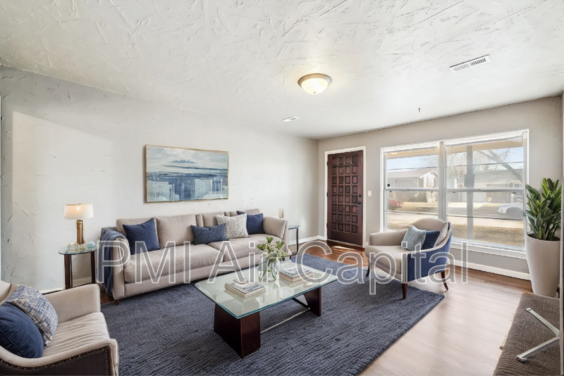 2325 S Hiram St - Photo 2 of 9