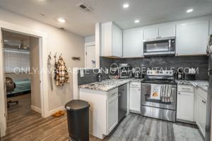 featured image of 850 N University Ave #WBD