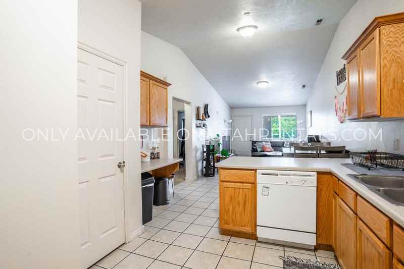 1969 N Canyon Rd #2 - Photo 6 of 21