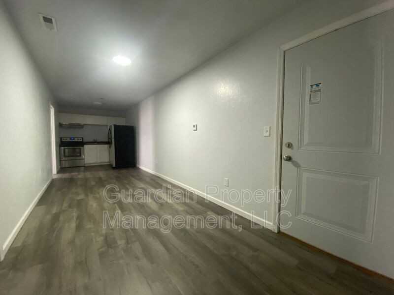 N Main St #5 - Photo 3 of 12