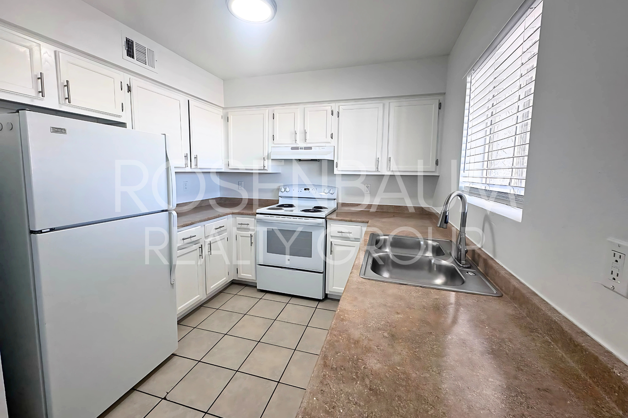 707 W 1St Ave - Photo 3 of 8