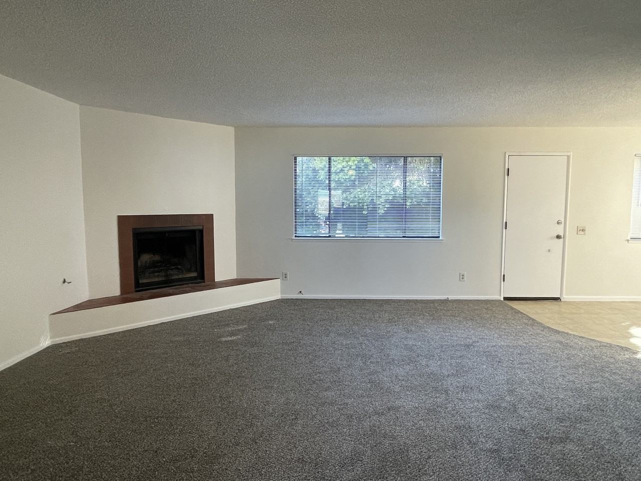 604 E Oak Ave - Photo 2 of 19