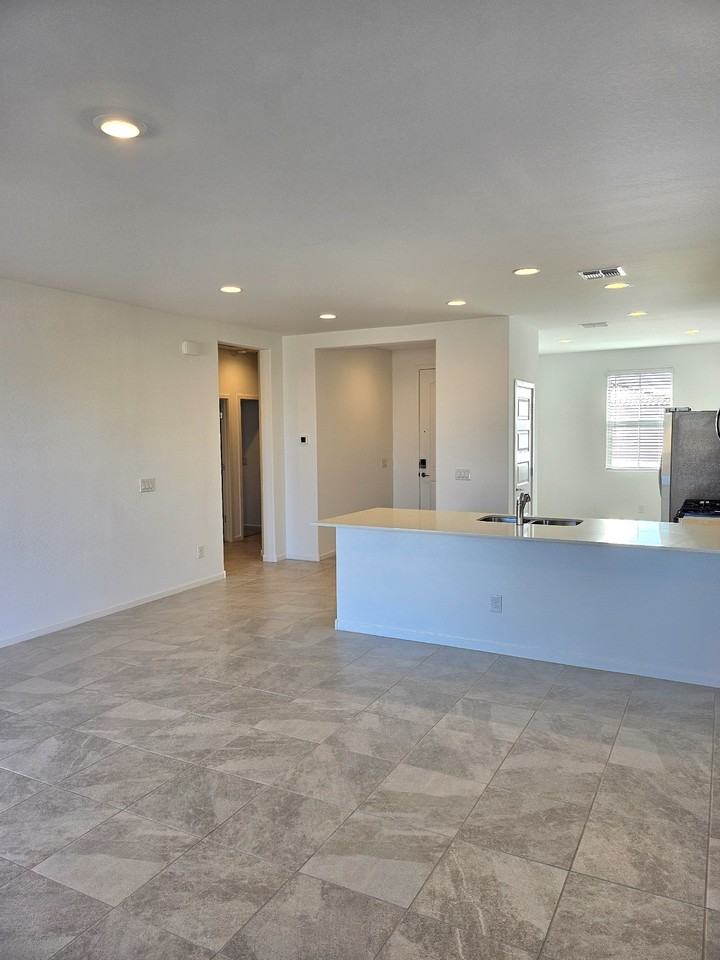 3206 E Baler Dr - Photo 3 of 24