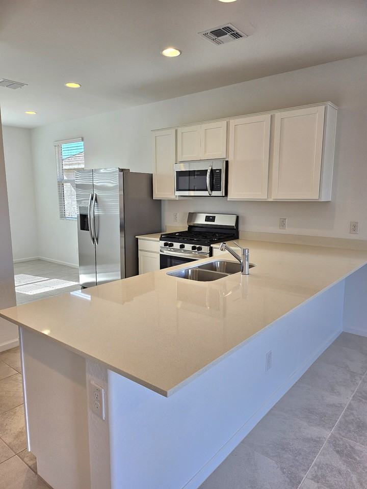 3206 E Baler Dr - Photo 5 of 24