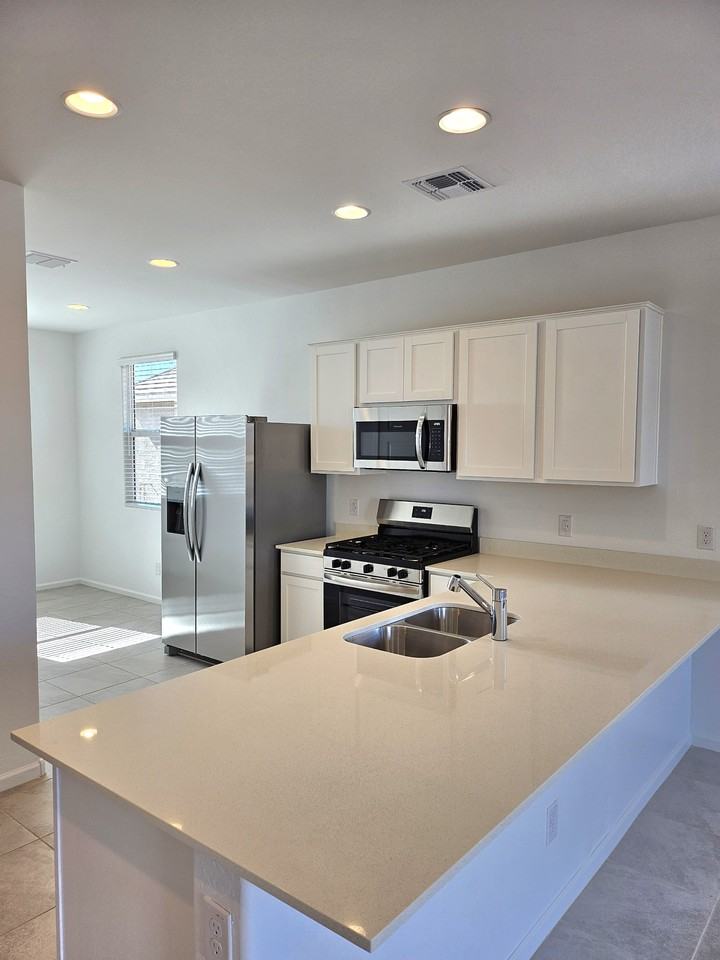 3206 E Baler Dr - Photo 7 of 24