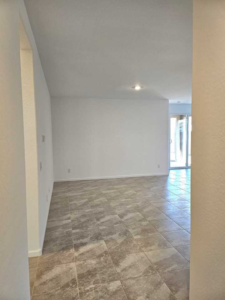 3192 E Baler Dr - Photo 2 of 21