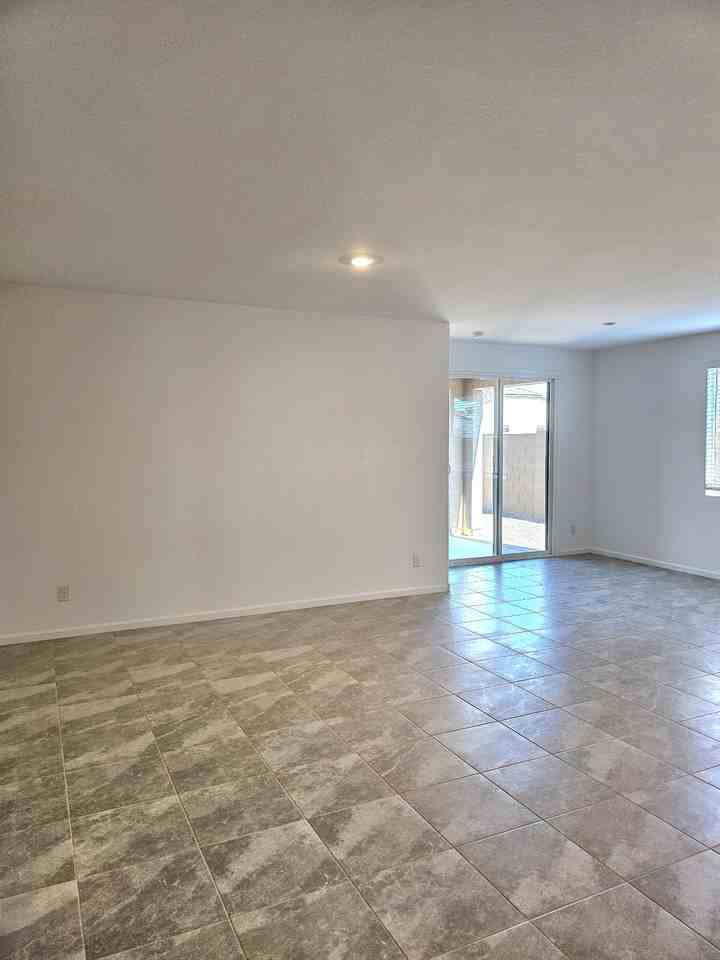 3192 E Baler Dr - Photo 3 of 21