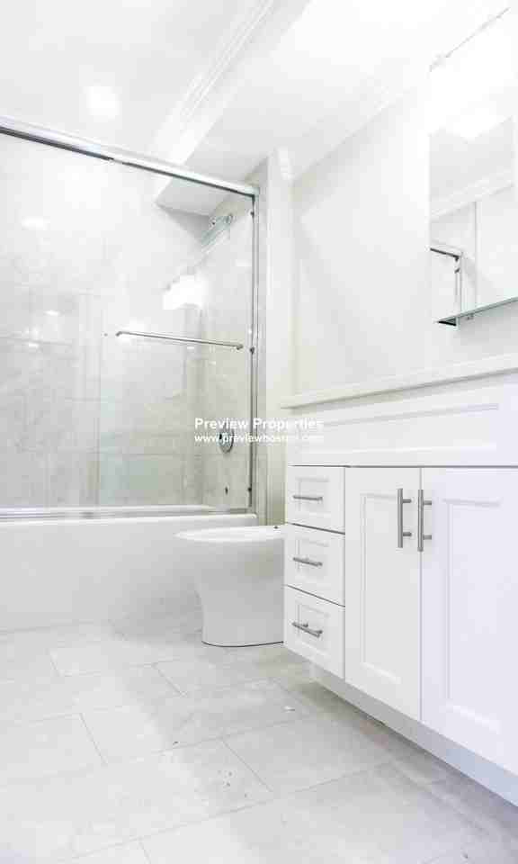 Commonwealth Ave #6P - Photo 3 of 5