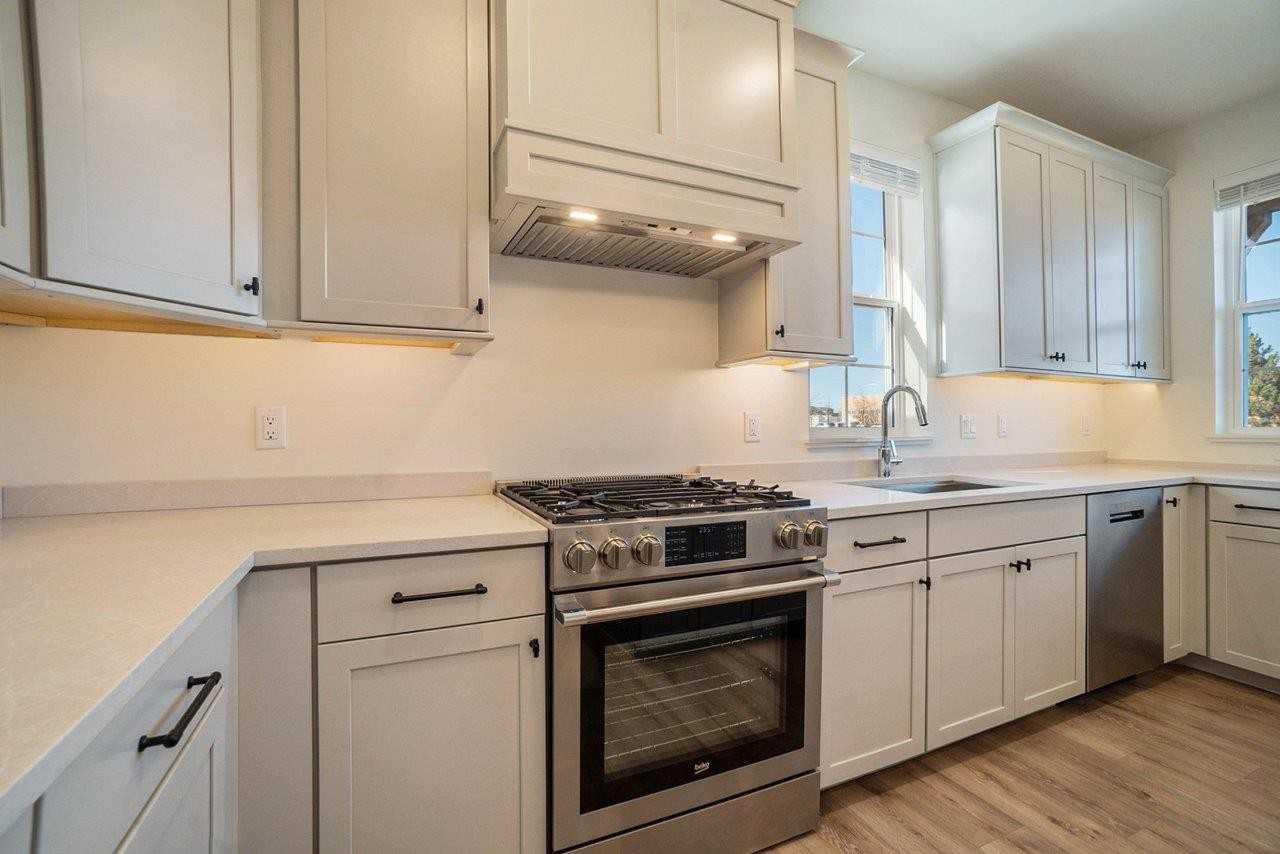 3045 E Trilby Rd #NA - Photo 4 of 19