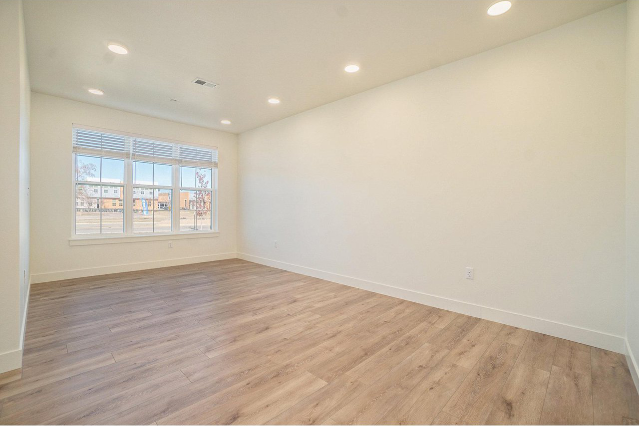 3045 E Trilby Rd #NA - Photo 7 of 19