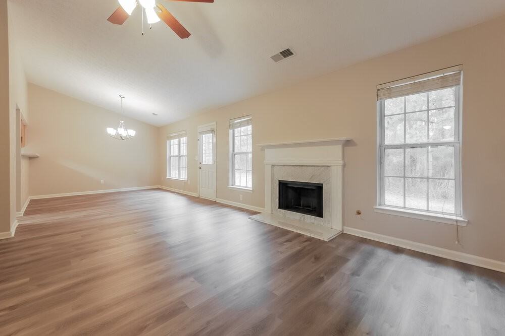 1320 Silverstone Trl - Photo 5 of 17