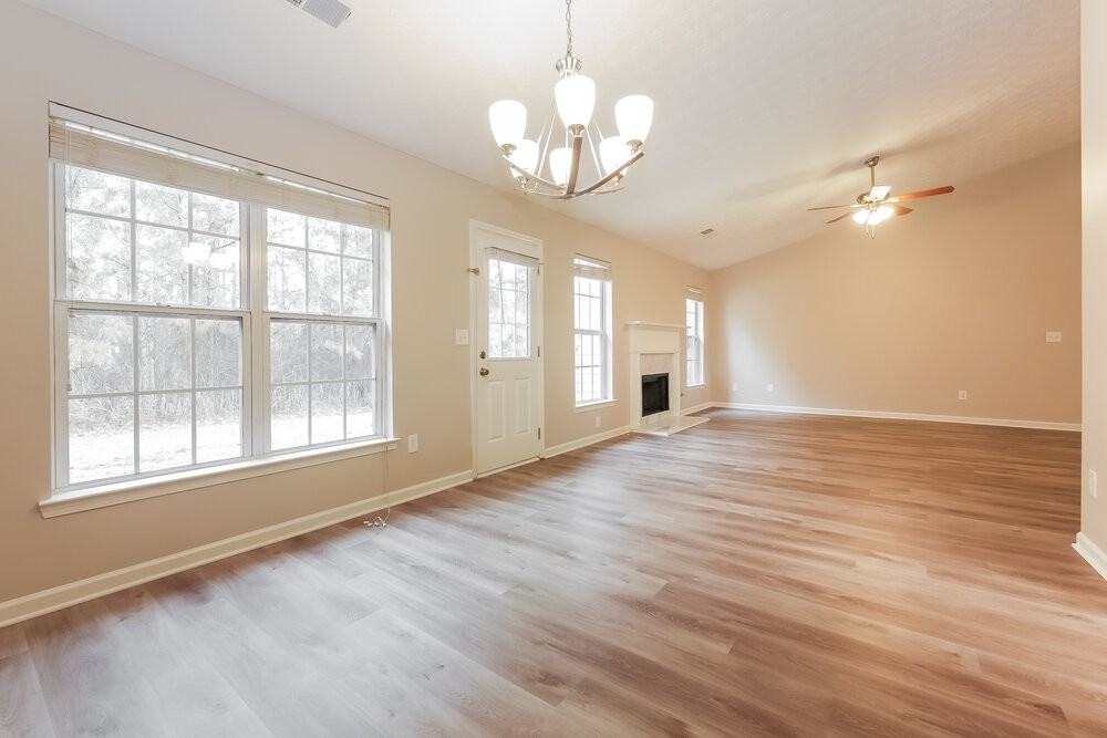 1320 Silverstone Trl - Photo 6 of 17