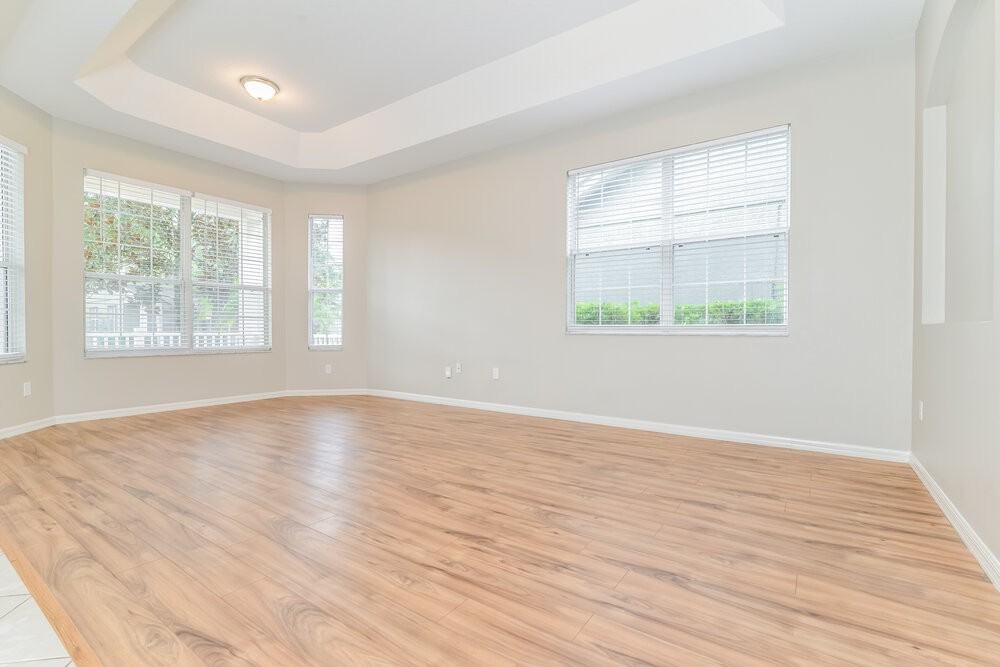 14221 Lake Live Oak Dr - Photo 3 of 16