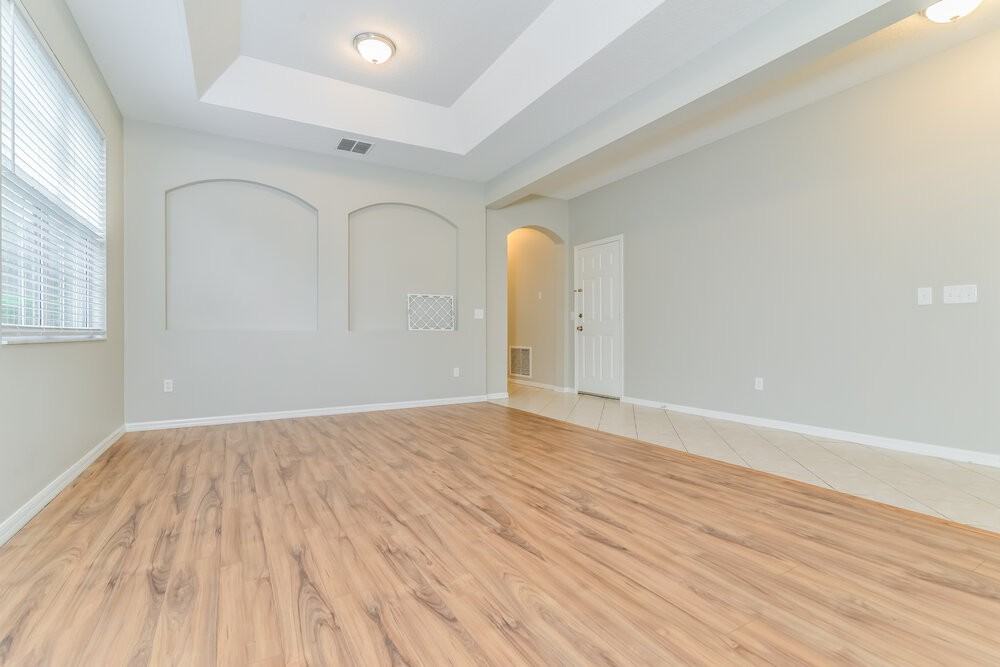 14221 Lake Live Oak Dr - Photo 4 of 16