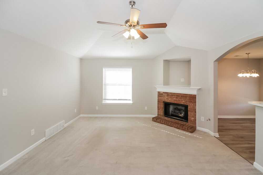 1107 Breezy Valley Dr - Photo 3 of 16