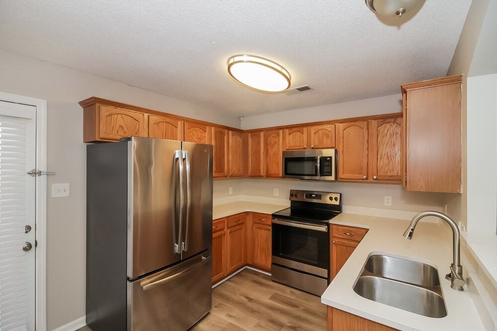 1107 Breezy Valley Dr - Photo 7 of 16