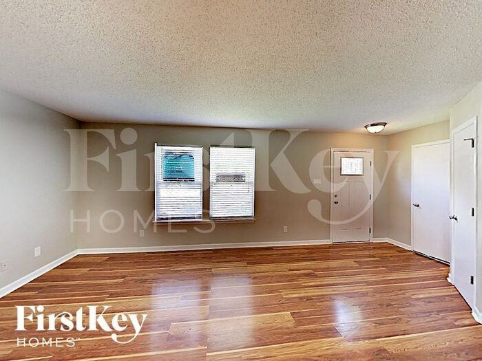 5682 N Jefferson Dr - Photo 3 of 16