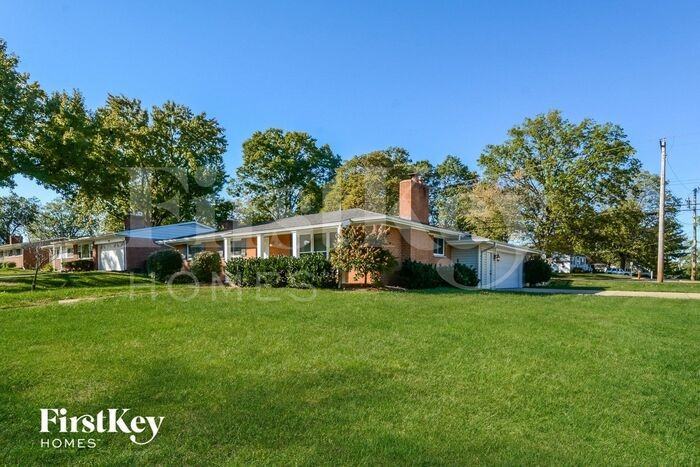 551 Larsen Ln - Photo 2 of 15