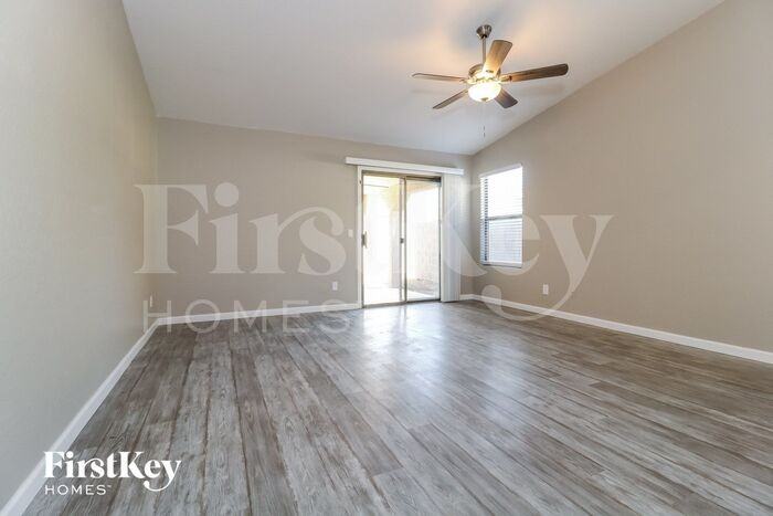 10779 W Roanoke Ave - Photo 3 of 15
