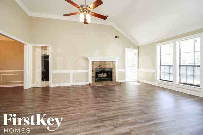 8119 Green Belt Dr - Photo 3 of 15