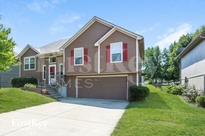 905 W Prairie St - Photo 2 of 15