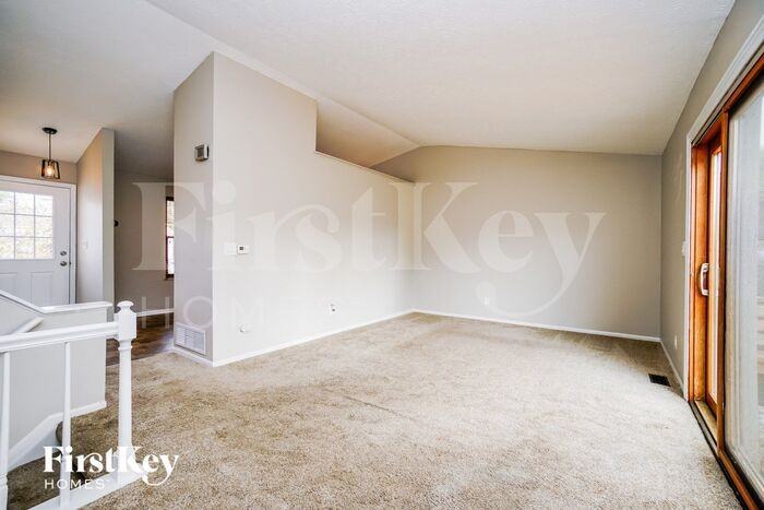 1721 Laredo Ct - Photo 2 of 15