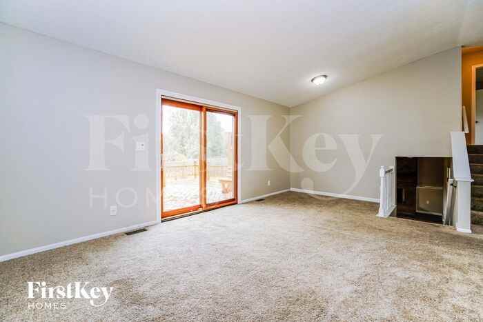 1721 Laredo Ct - Photo 3 of 15