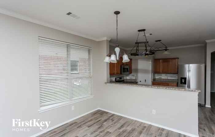 13200 Fieldstone Rd - Photo 3 of 15