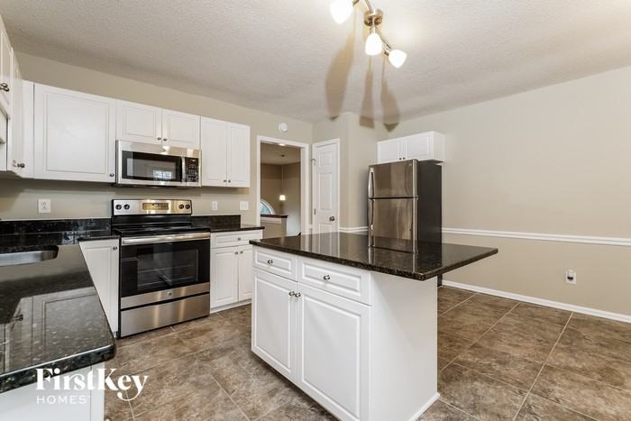 4512 Princess Dr - Photo 3 of 15