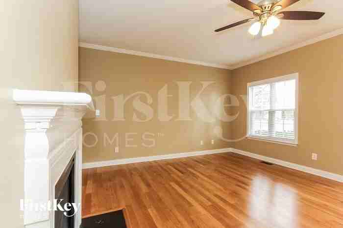 5427 Anderson Ct - Photo 3 of 15