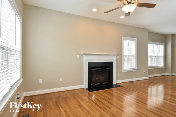 8302 Burchlawn Ct - Photo 3 of 15